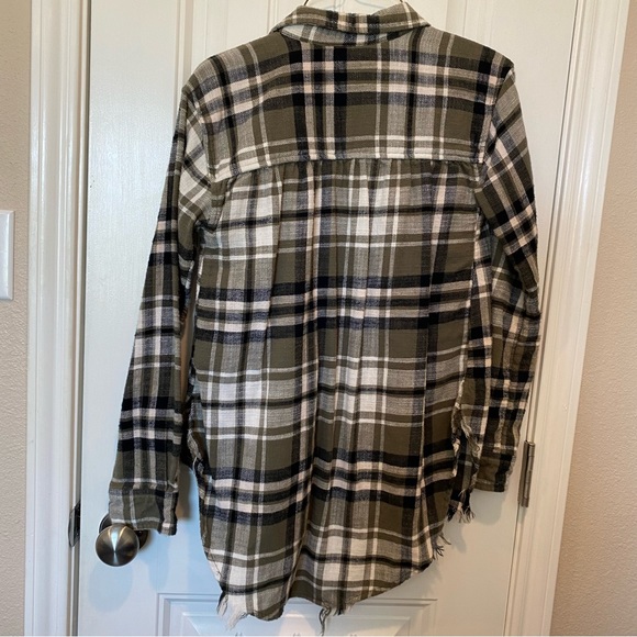 Oversized Plaid and Flannel Distressed Shacket/Button Down Shirt - Picture 2 of 7